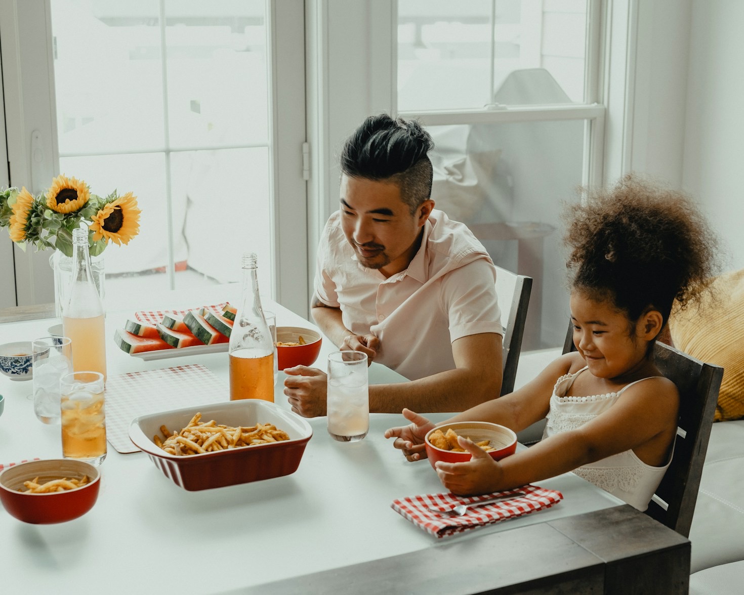 Crafting Family Memories with Budget in Mind